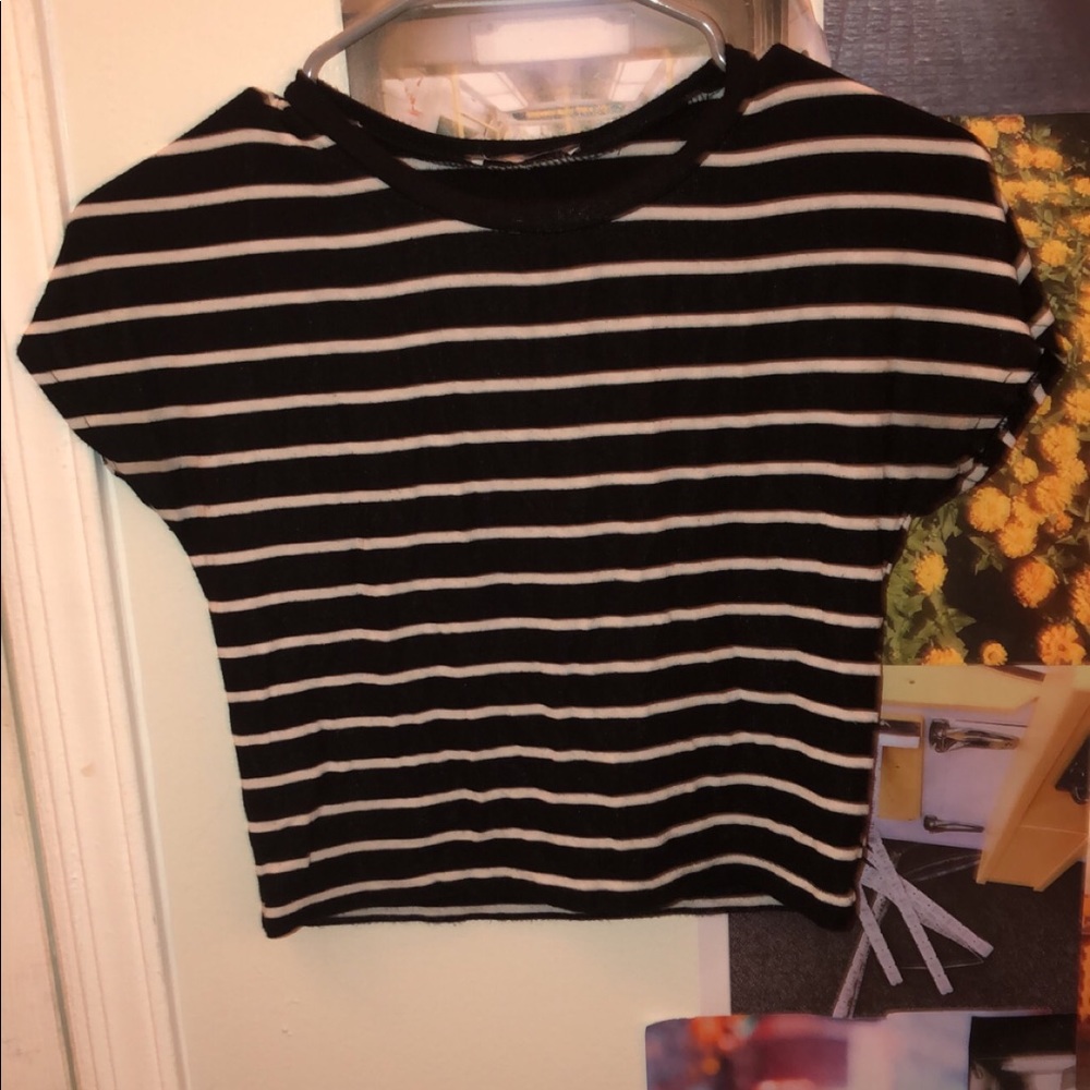 Black & white crop top